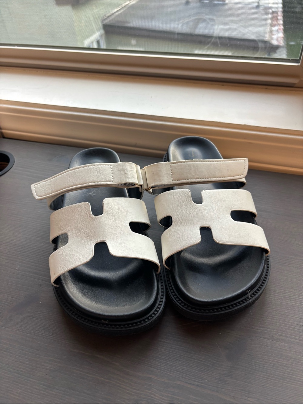 H Sandals